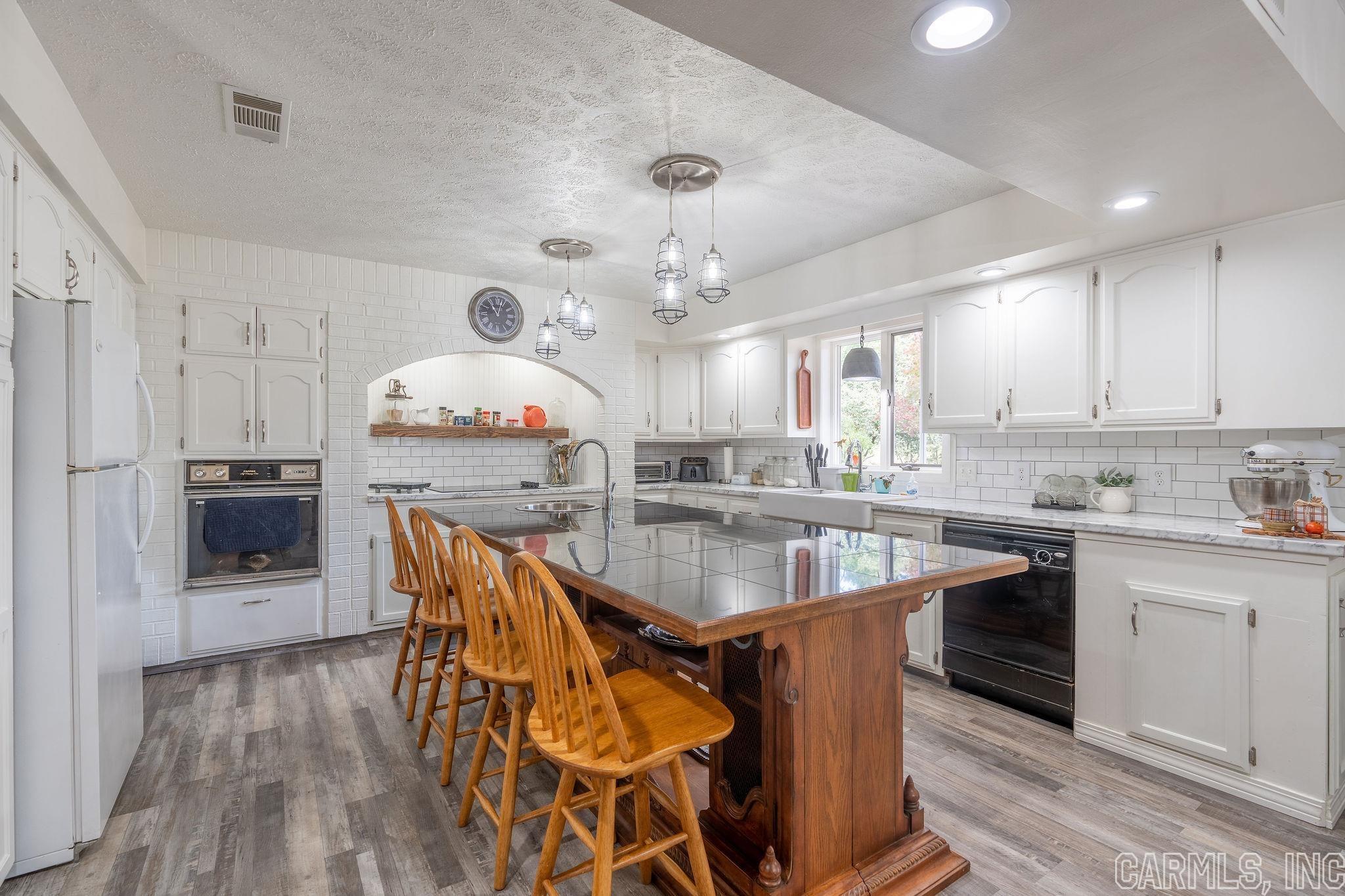 INDIAN HILLS - Residential