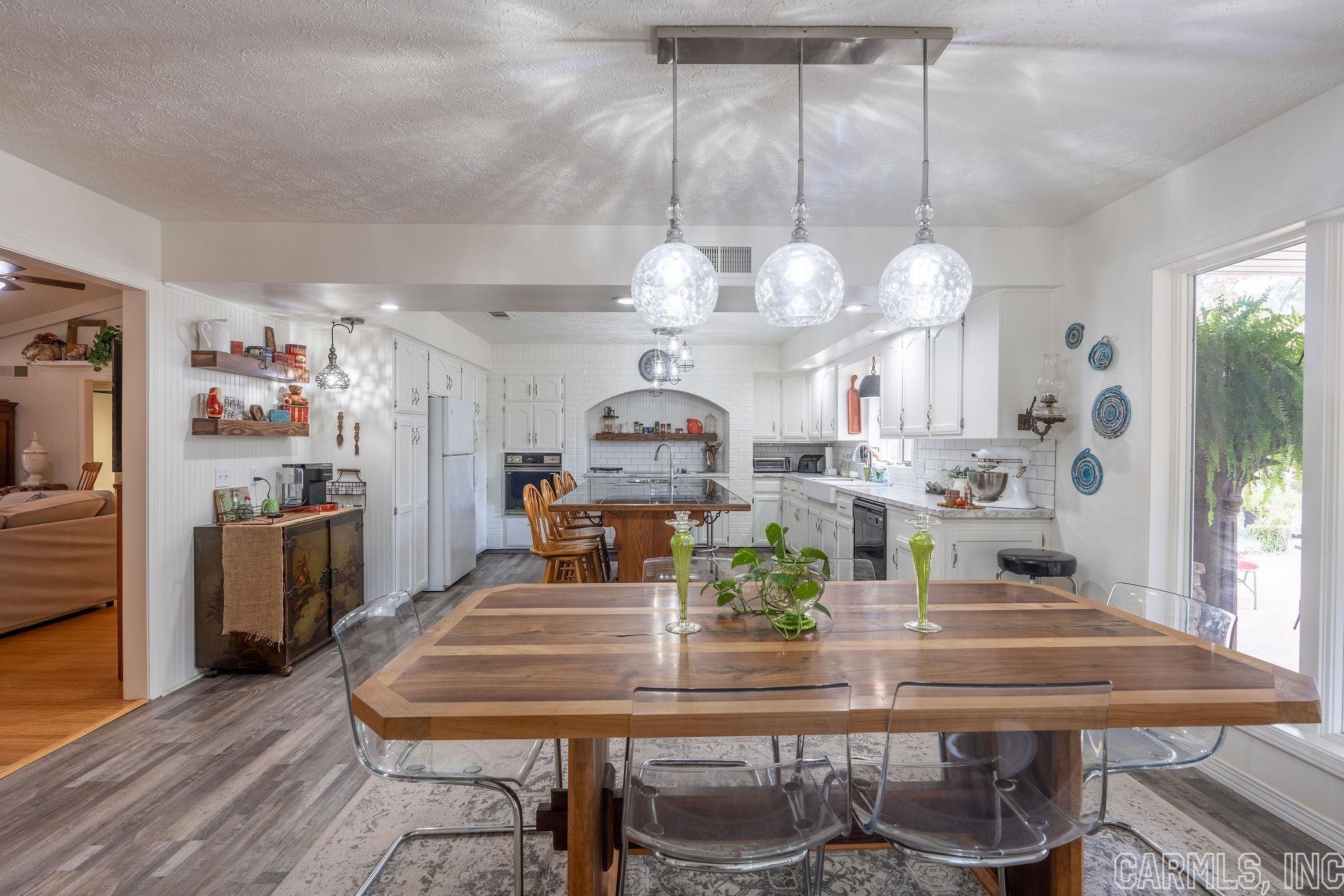 INDIAN HILLS - Residential