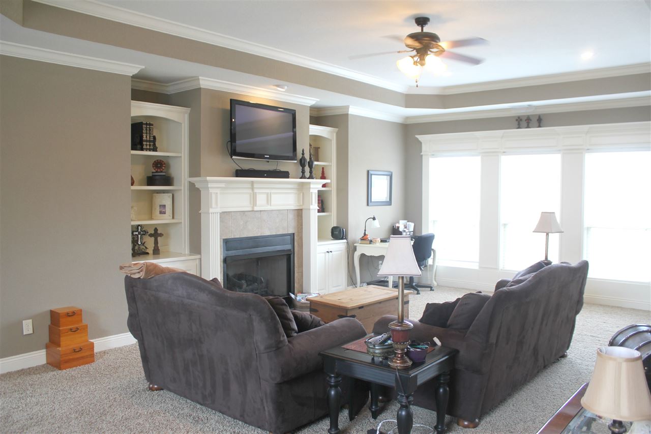 SHADOW CREEK - Residential