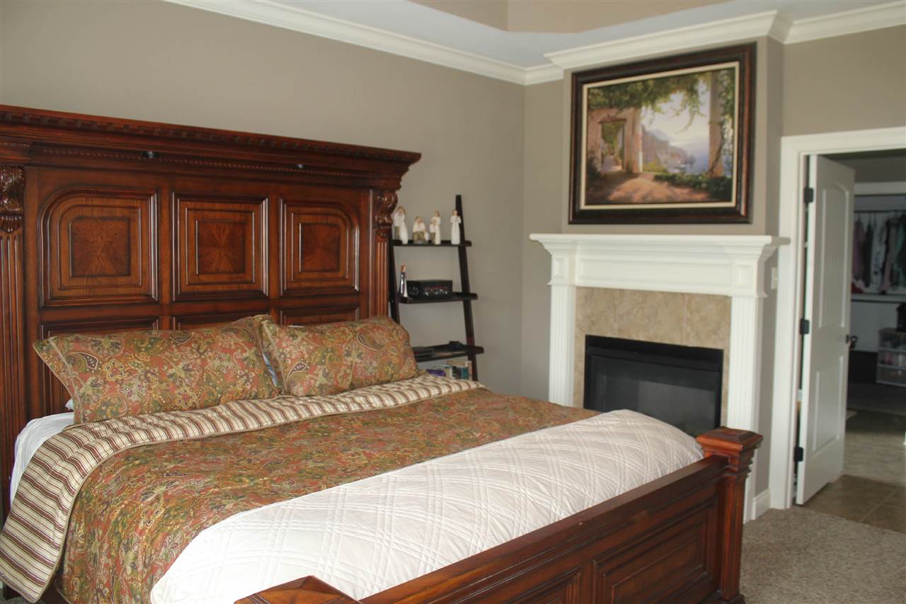 SHADOW CREEK - Residential