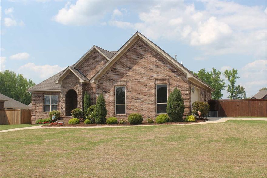 Looks Like A Brand NEW Home!! The Plush over sized Yard located on a corner lot in the well desired Shadow Creek Subdivision is just one of the features you will LOVE about this home. The Large Living Room and Dining Area are Perfect for Entertaining Family and Friends. When you Relax in your Master Suite and Bathroom enjoying the double sided Fireplace you will feel as thought you are at your favorite spa! Ton's of Storage and lot's of character adorn this home ~ Take a Look Today!