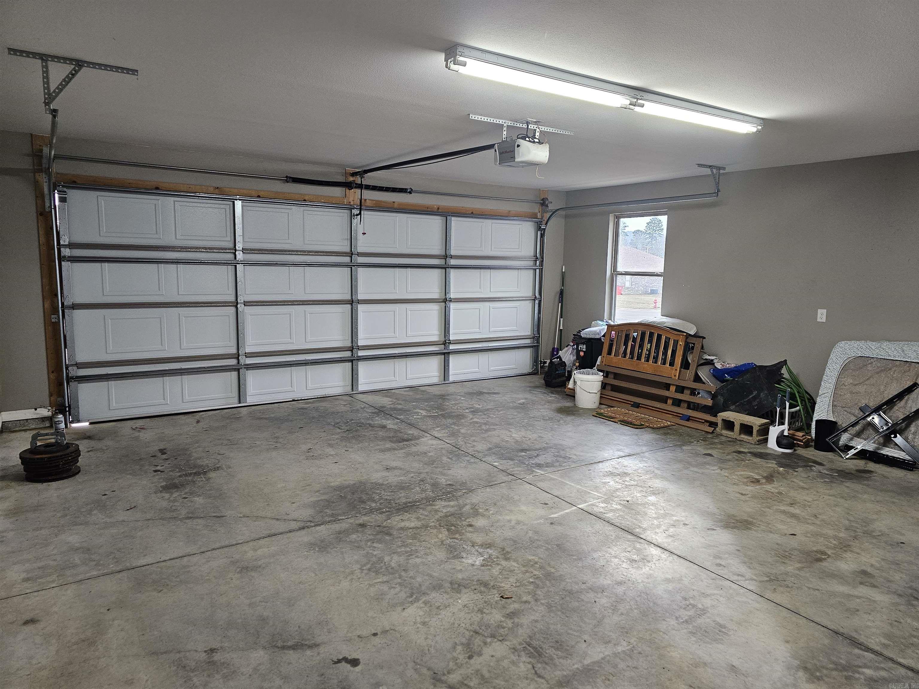 WILLOW OAKS ESTATE - Residential