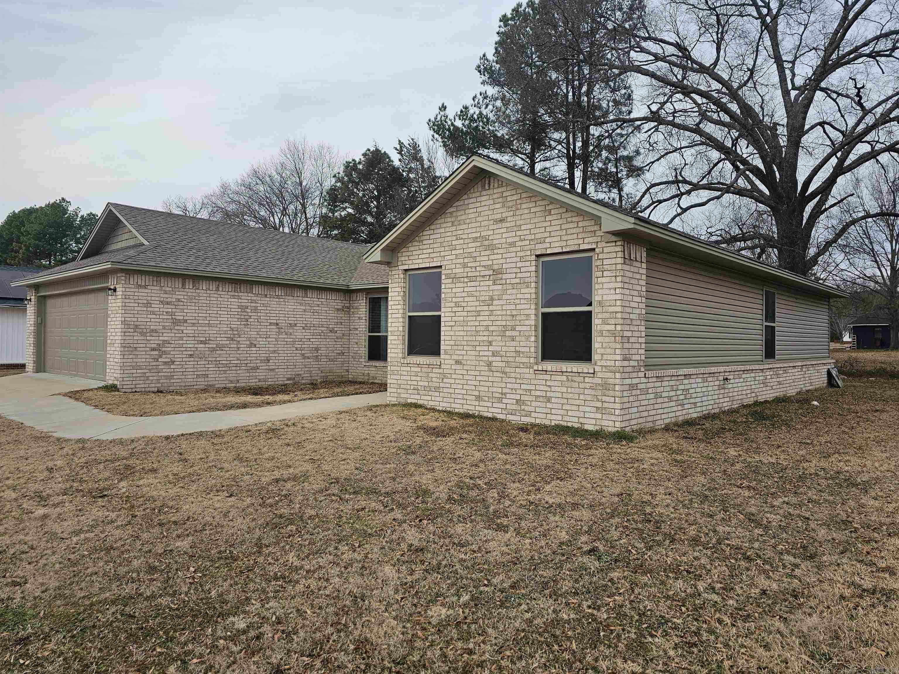 WILLOW OAKS ESTATE - Residential