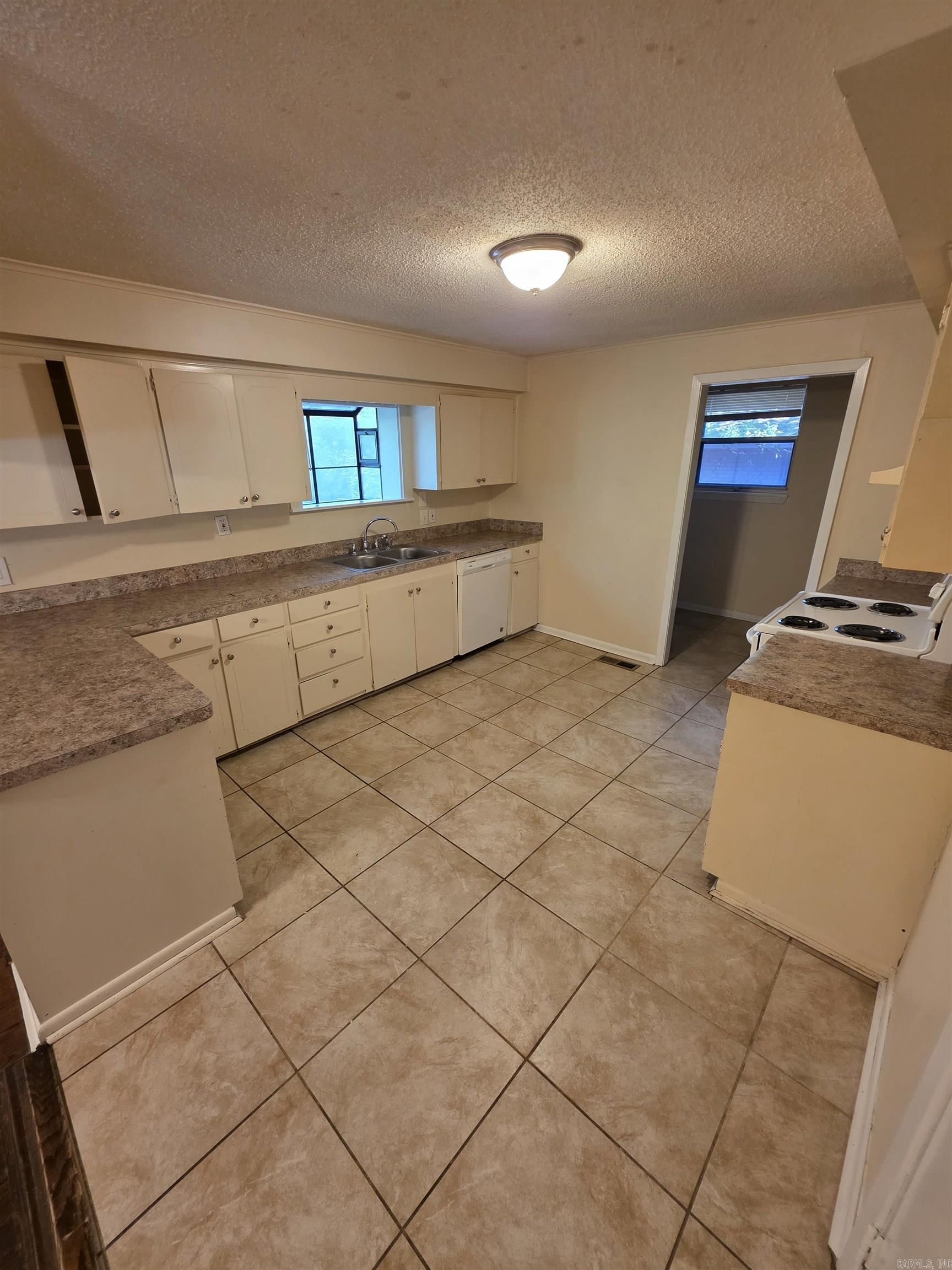 HAMILTON & BRACK - Residential