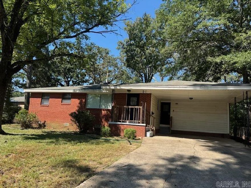 3 bedroom 1 1/2 bath house perfect for you to call it home. Located near UALR, shopping and dinning. Nice shade trees all around for those family gatherings you've always wanted. Covered carport and good sized back yard. Schedule your showing today with Showing time.