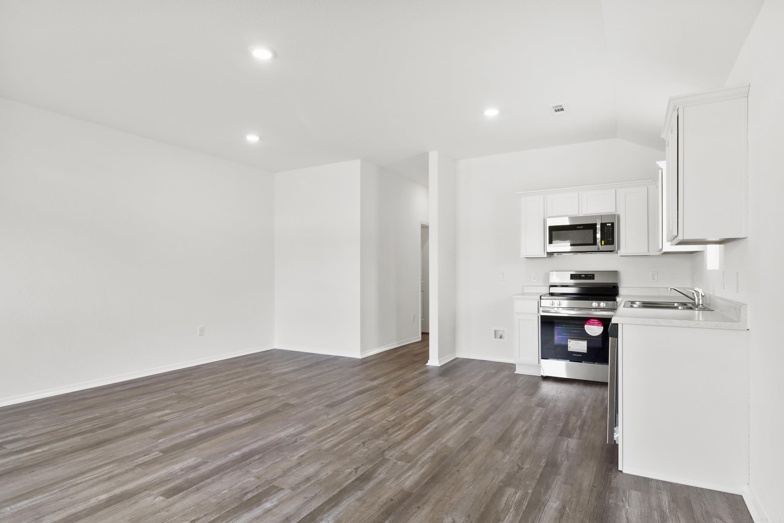 HILL FARM - Residential