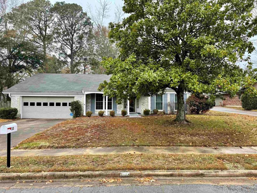 Don’t miss this well maintained 3BR 2 full baths with a 2 car garage. This home is nestled in a beautiful neighborhood. Has a fenced in back yard with a nice size patio.