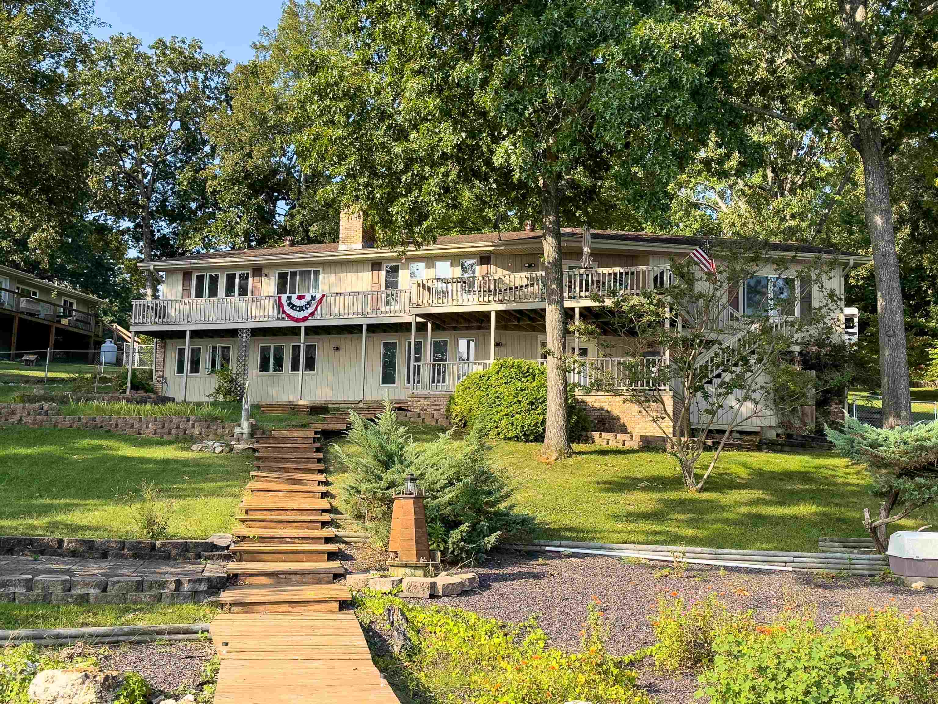 CROWN VIEW - Residential