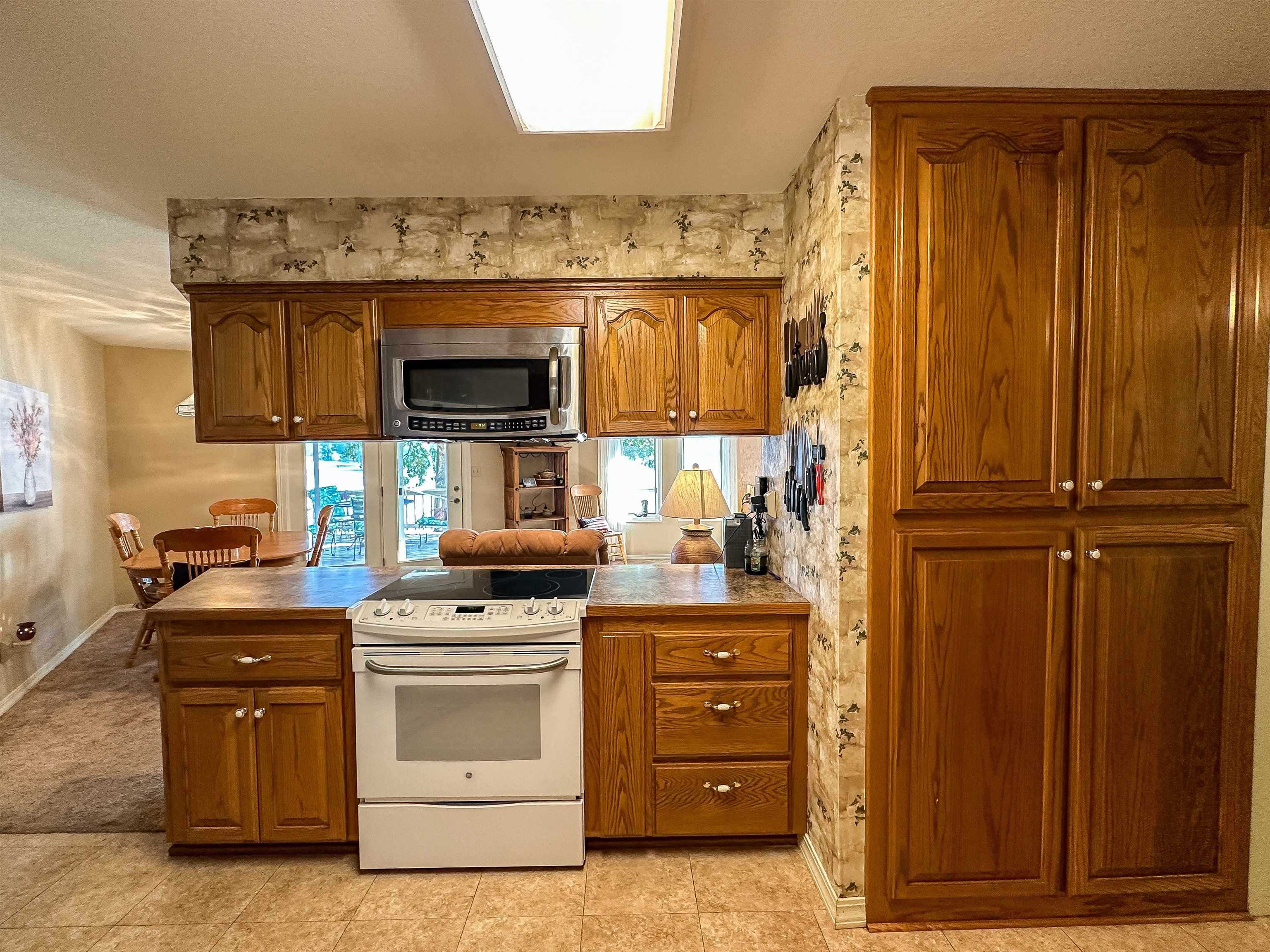 CROWN VIEW - Residential