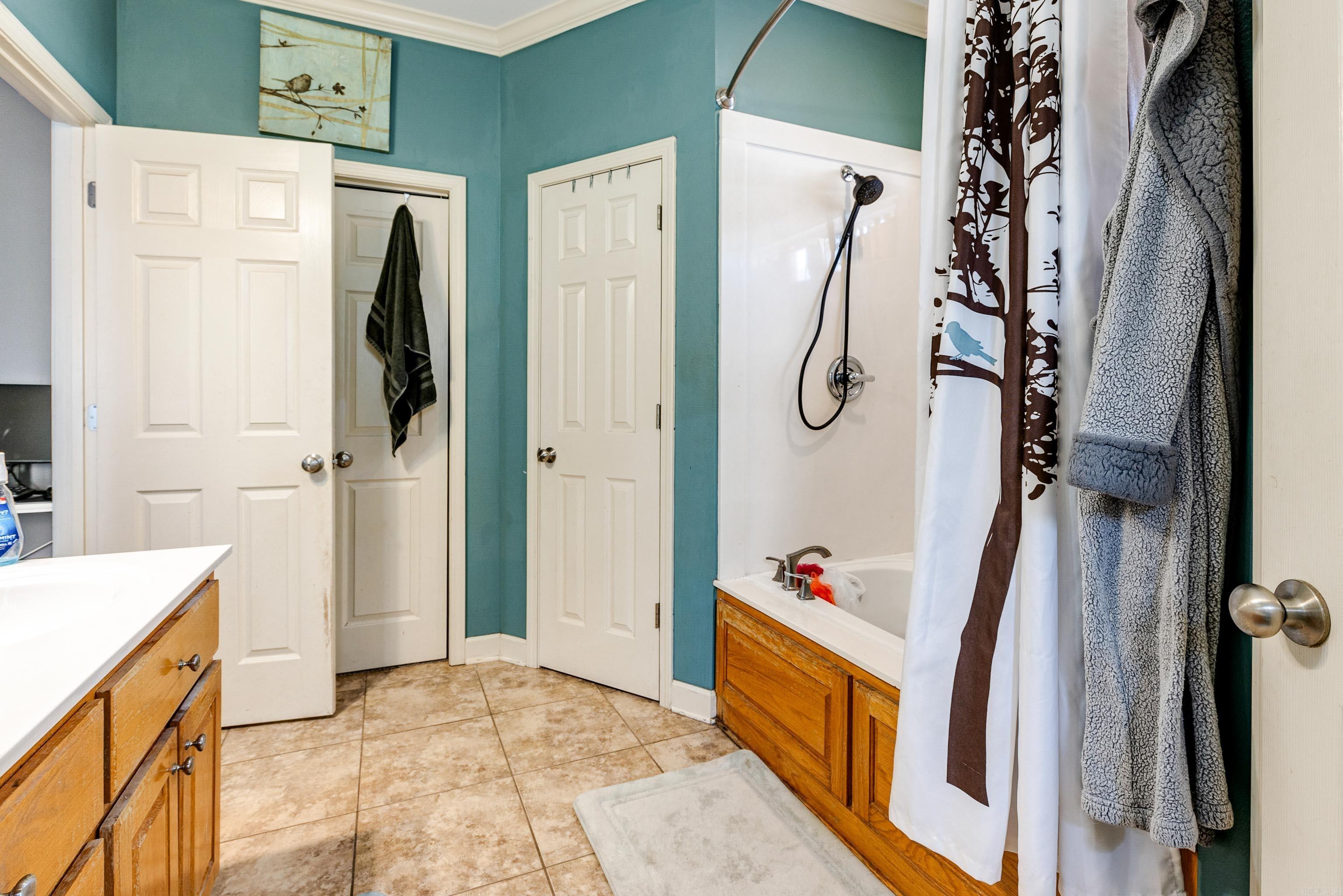 WISTERIA VINEYARD - Residential