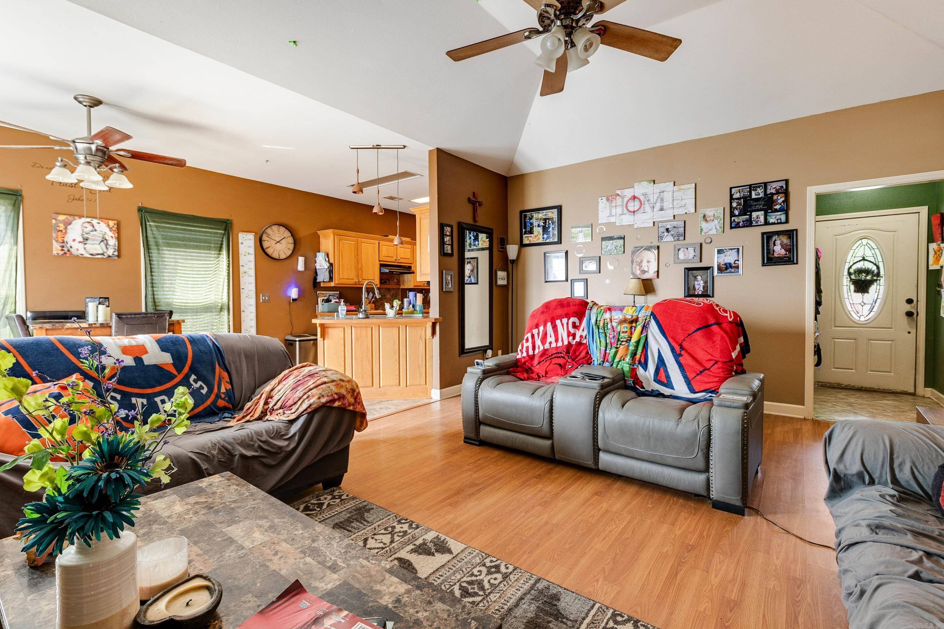 WISTERIA VINEYARD - Residential