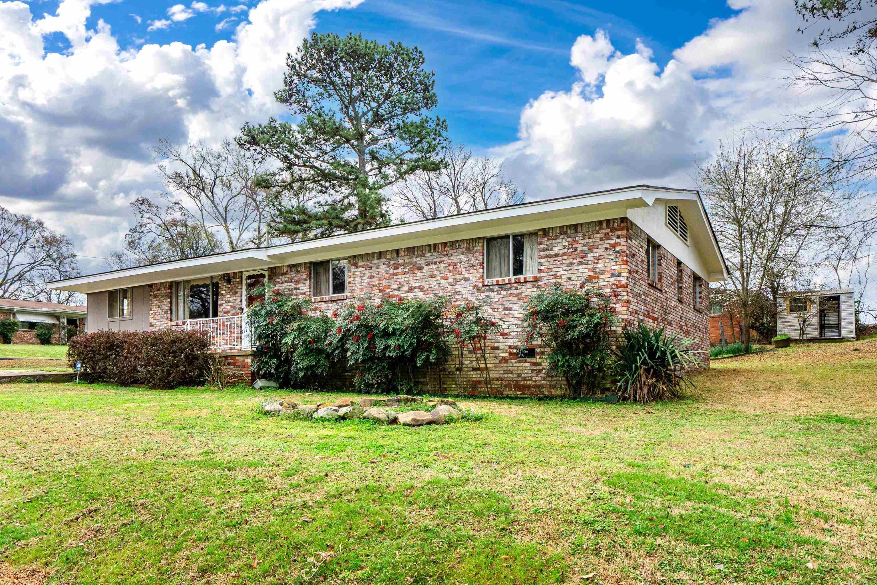 Hot Springs Outside - Residential