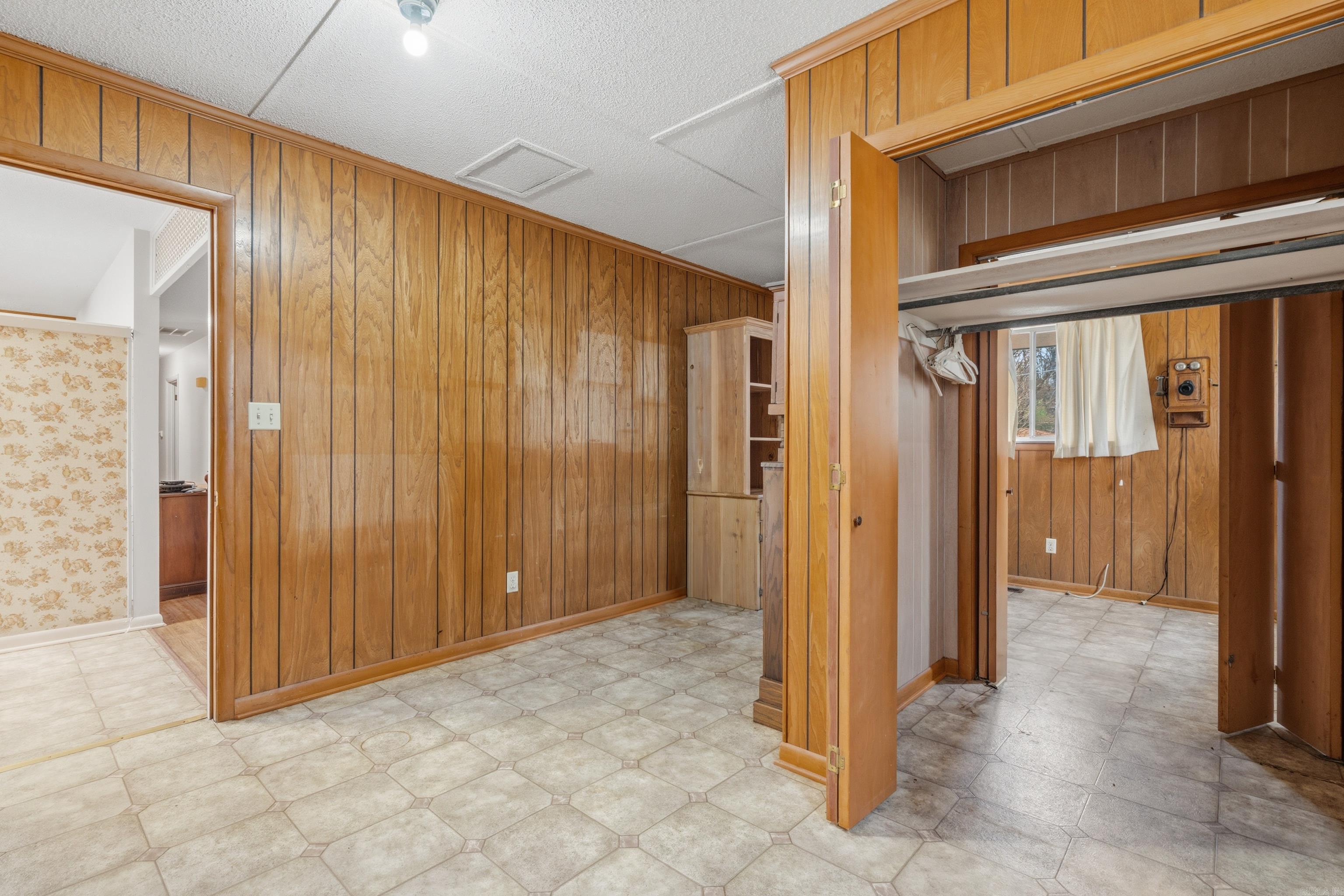 Hot Springs Outside - Residential