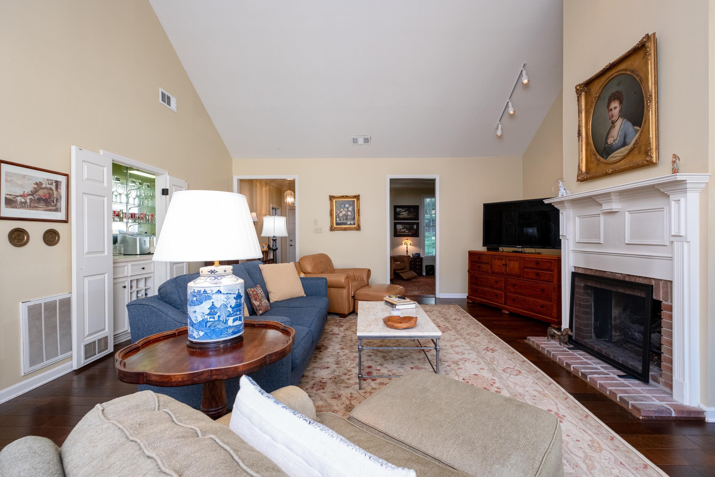 WINDSOR CT TOWNHOMES HPR - Residential