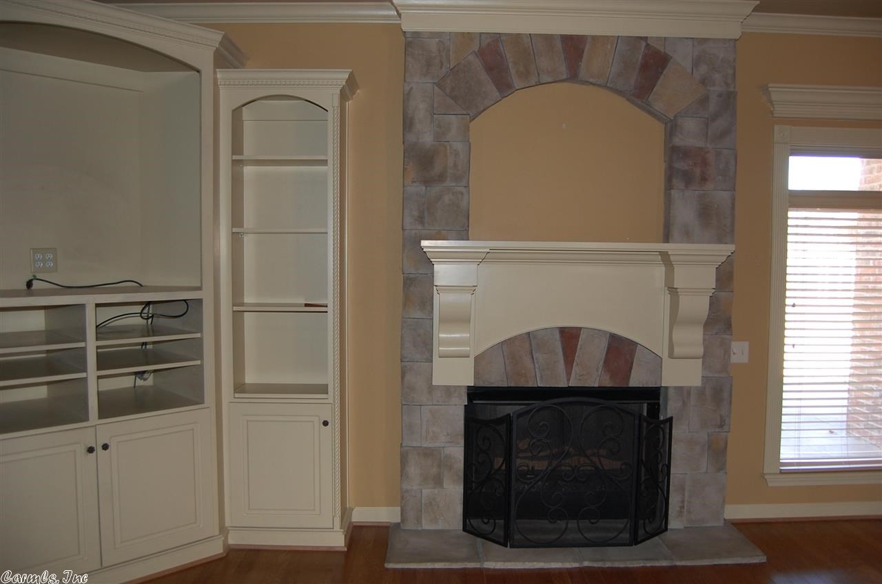 LONGHILLS VILLAGE - Residential