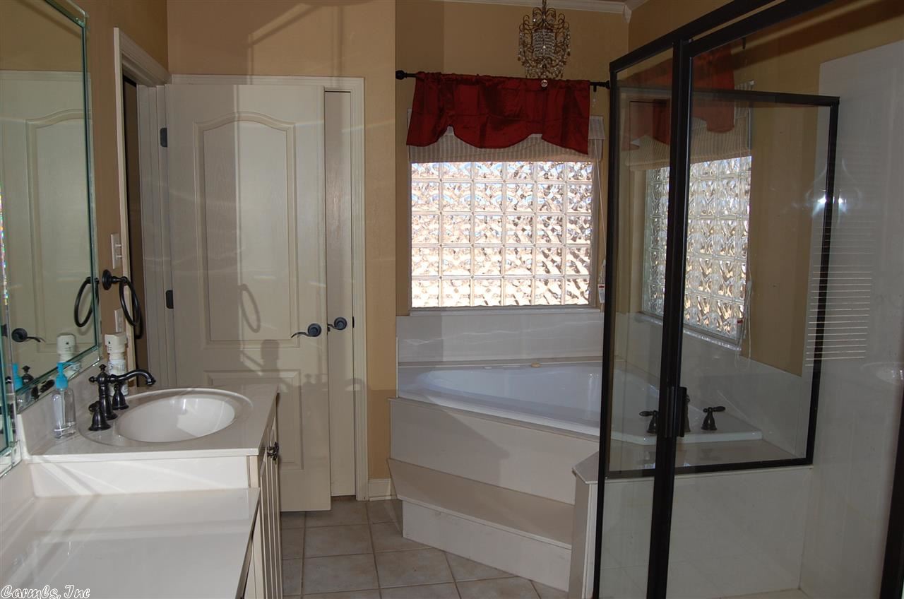 LONGHILLS VILLAGE - Residential