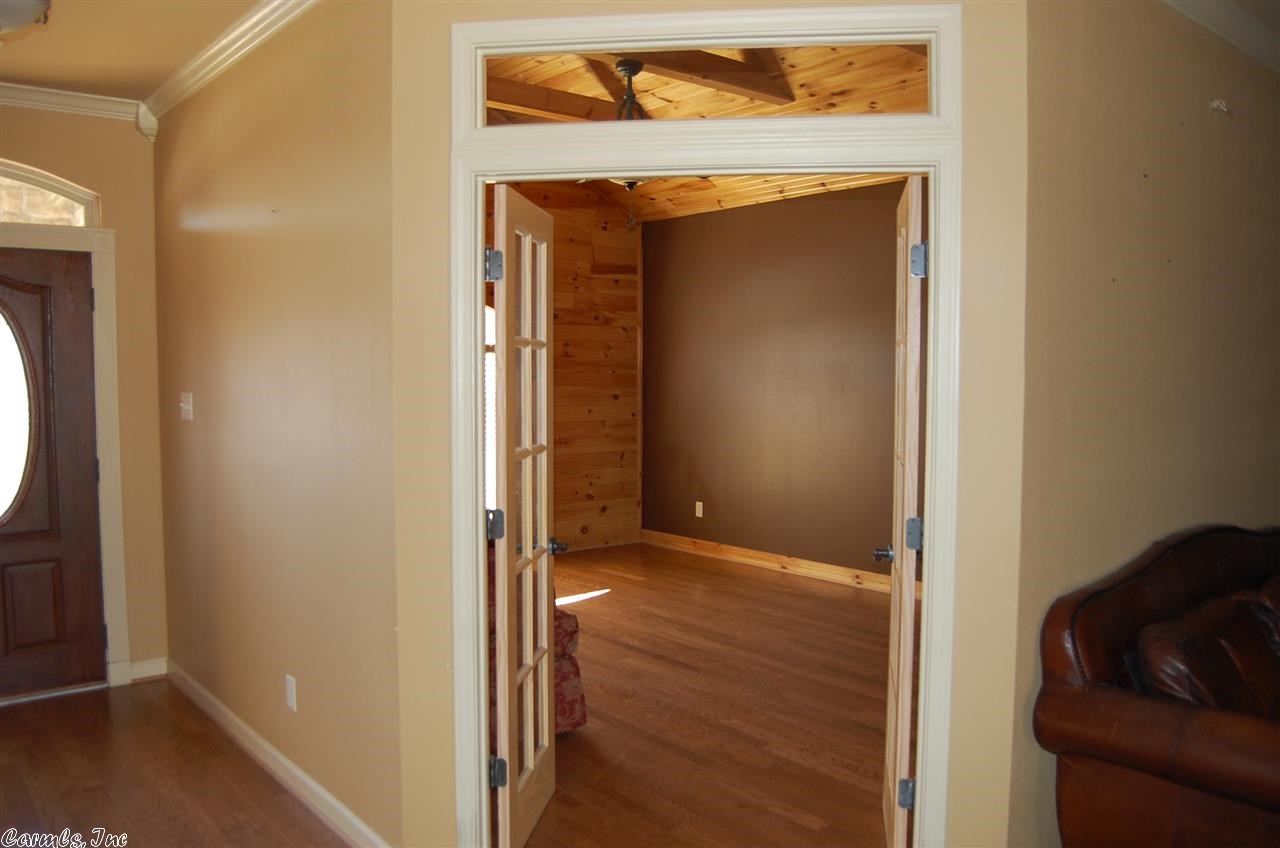 LONGHILLS VILLAGE - Residential