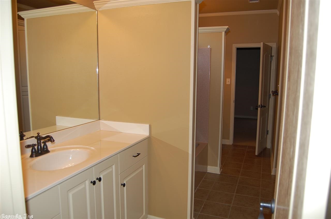 LONGHILLS VILLAGE - Residential