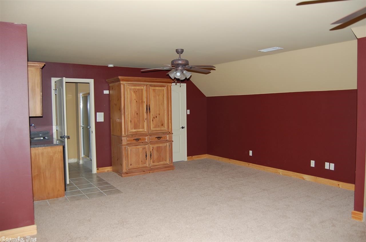 LONGHILLS VILLAGE - Residential