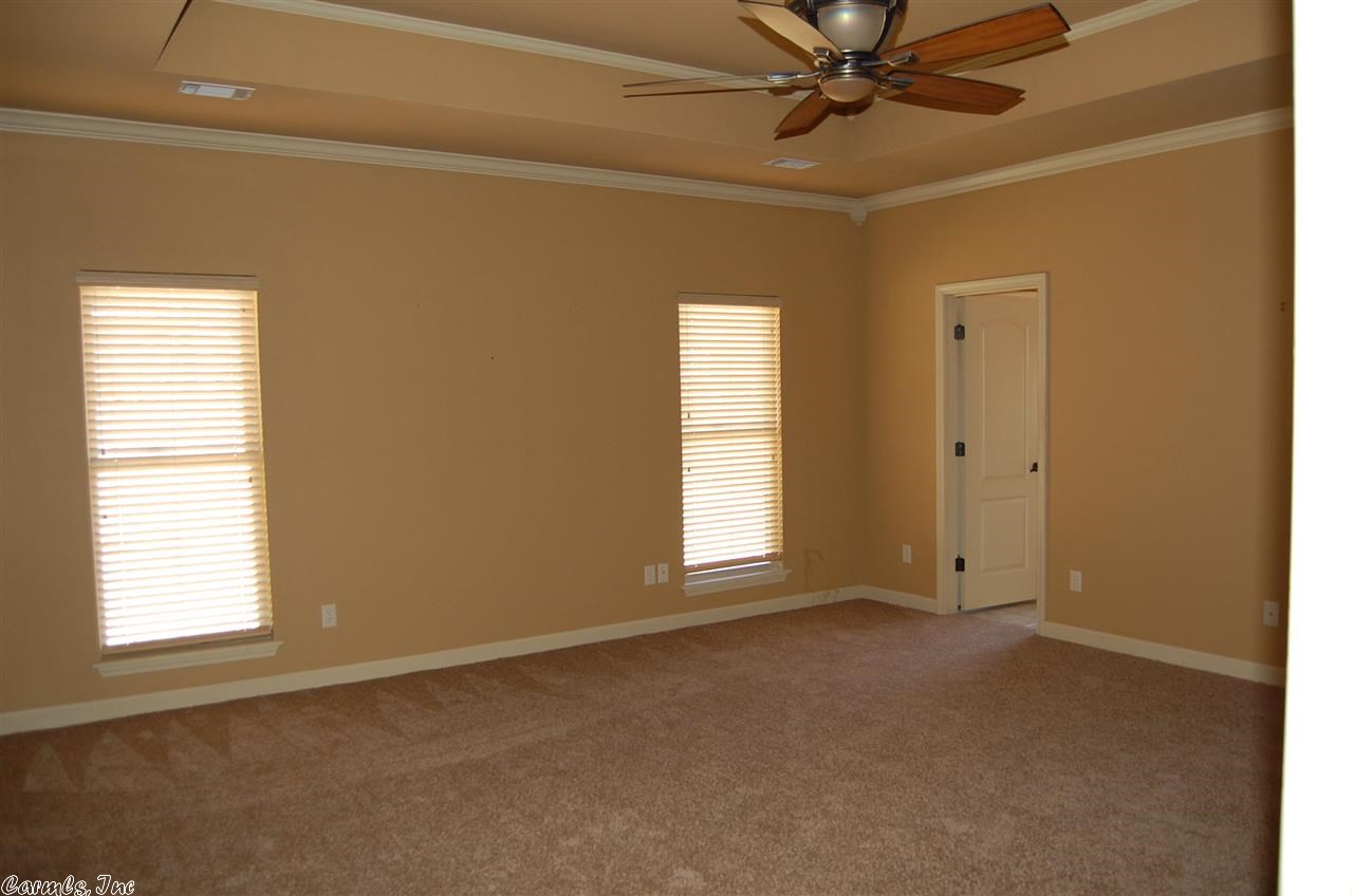 LONGHILLS VILLAGE - Residential