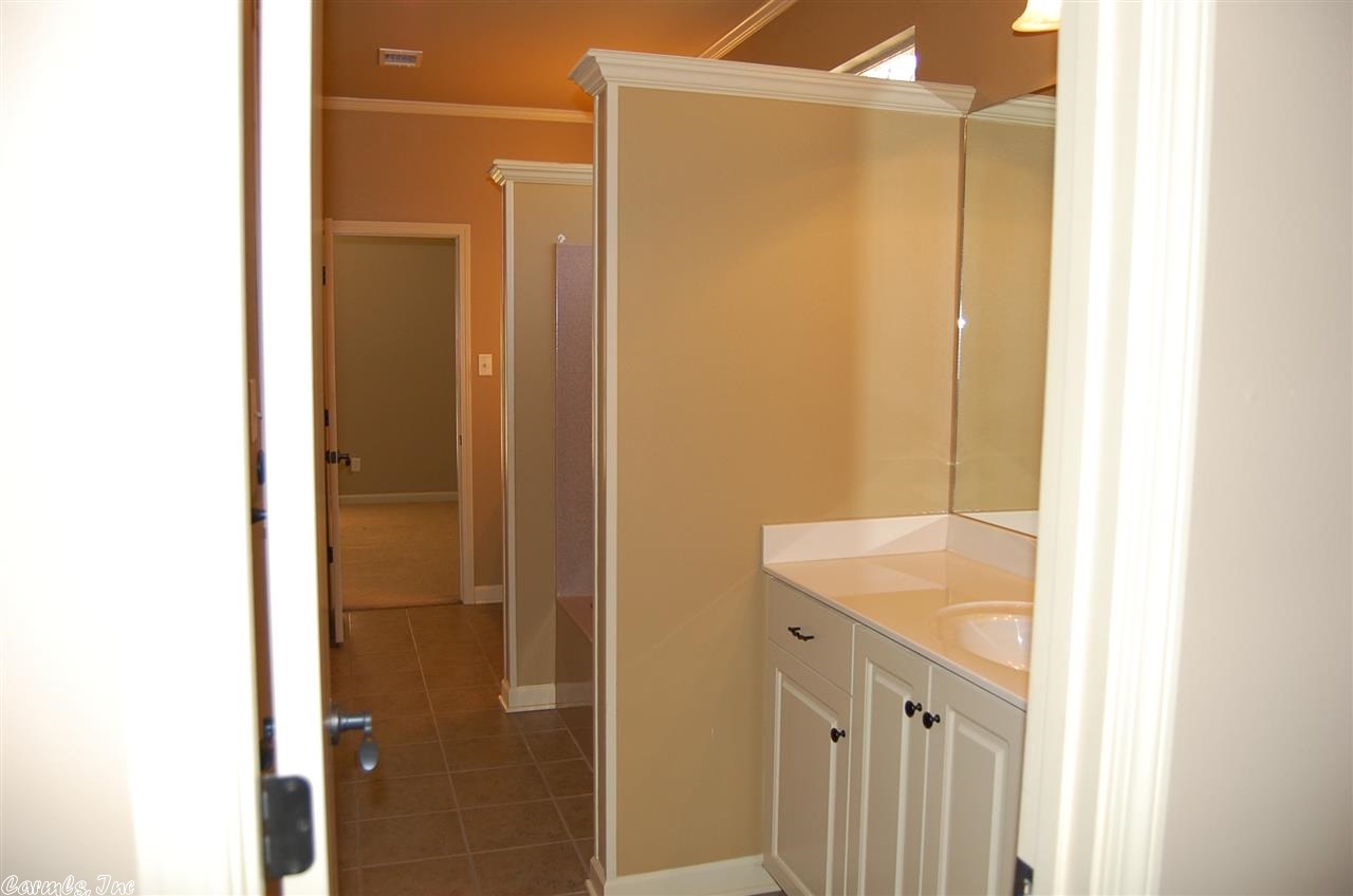 LONGHILLS VILLAGE - Residential