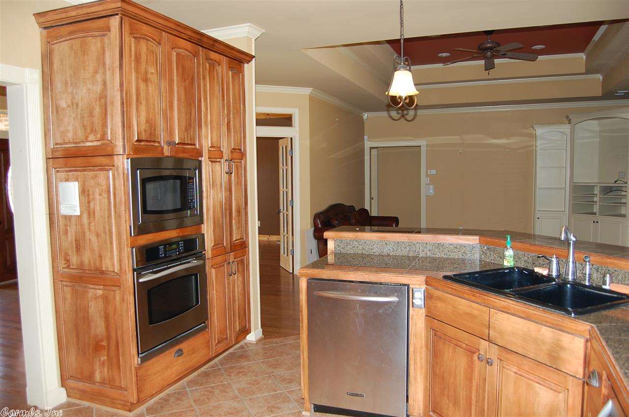 LONGHILLS VILLAGE - Residential