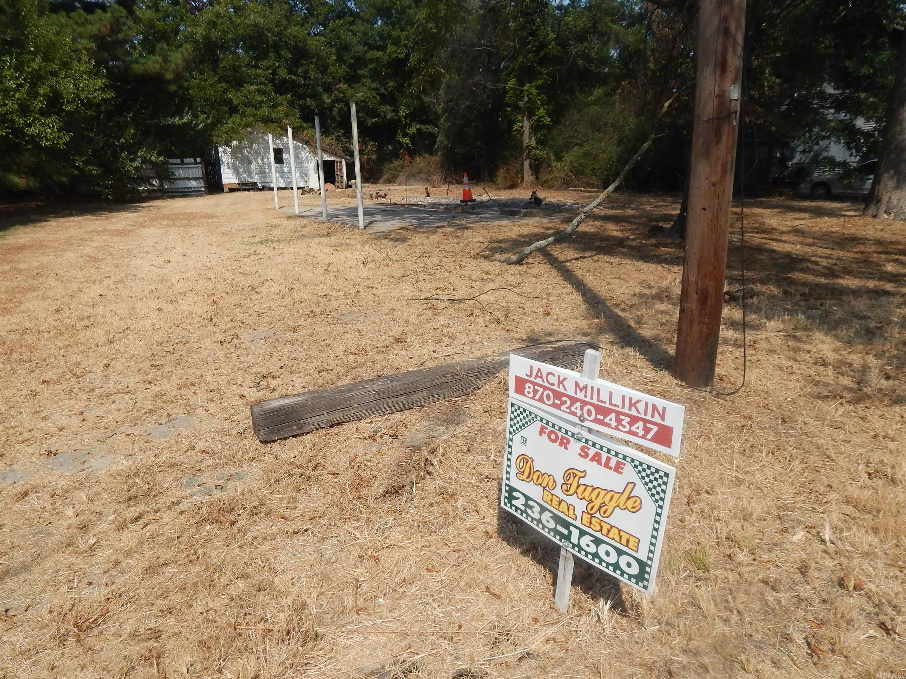 55X150 FT LOT WITH A 16X16 FT STORAGE BUILDING. HAS CITY UTILITIES ON LOT