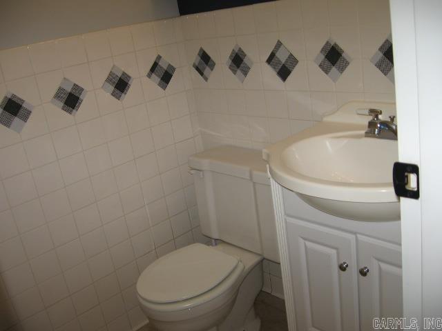 LAKEWOOD HILLS CONDO - Residential