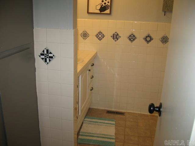 LAKEWOOD HILLS CONDO - Residential