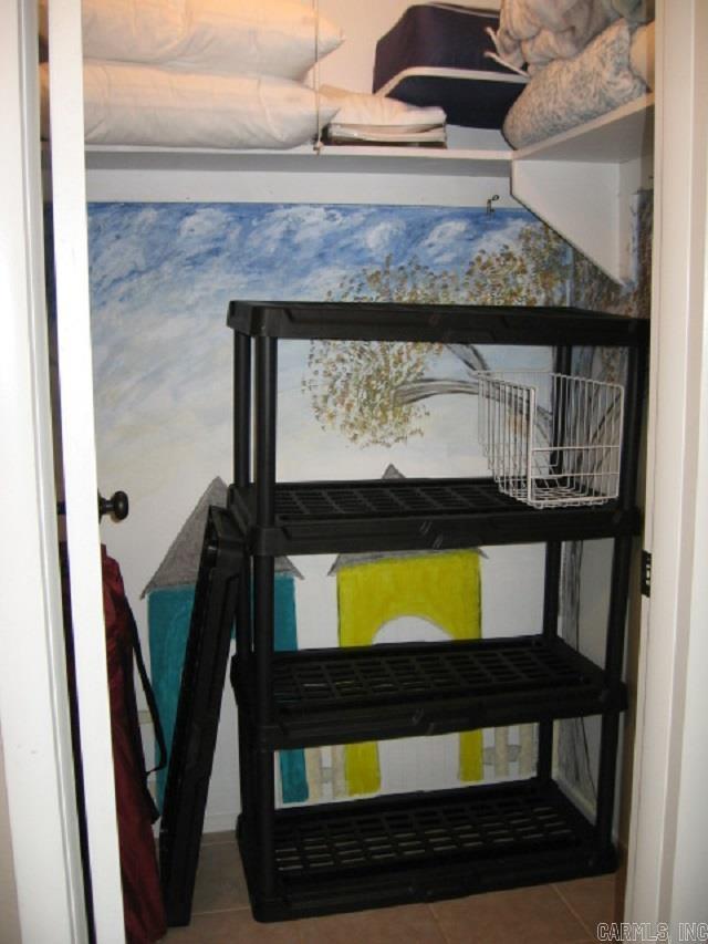 LAKEWOOD HILLS CONDO - Residential