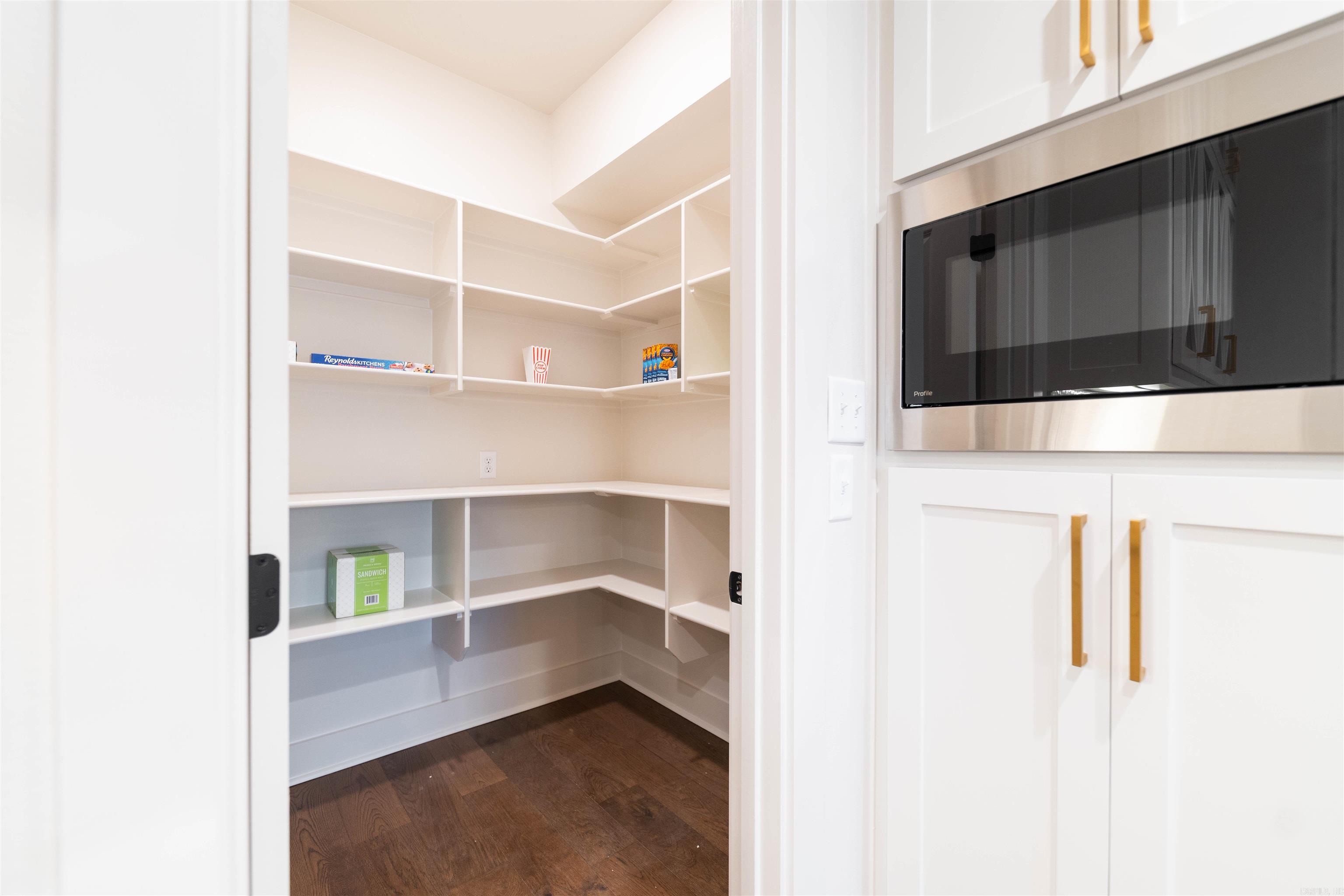 COUNTRY CLUB OF AR-QUARTERS ADDN - Residential