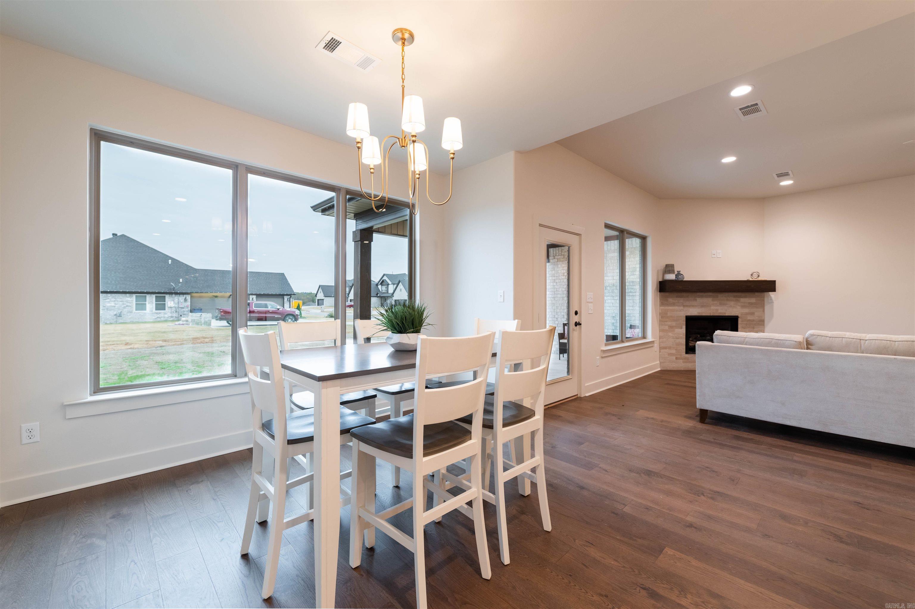 COUNTRY CLUB OF AR-QUARTERS ADDN - Residential