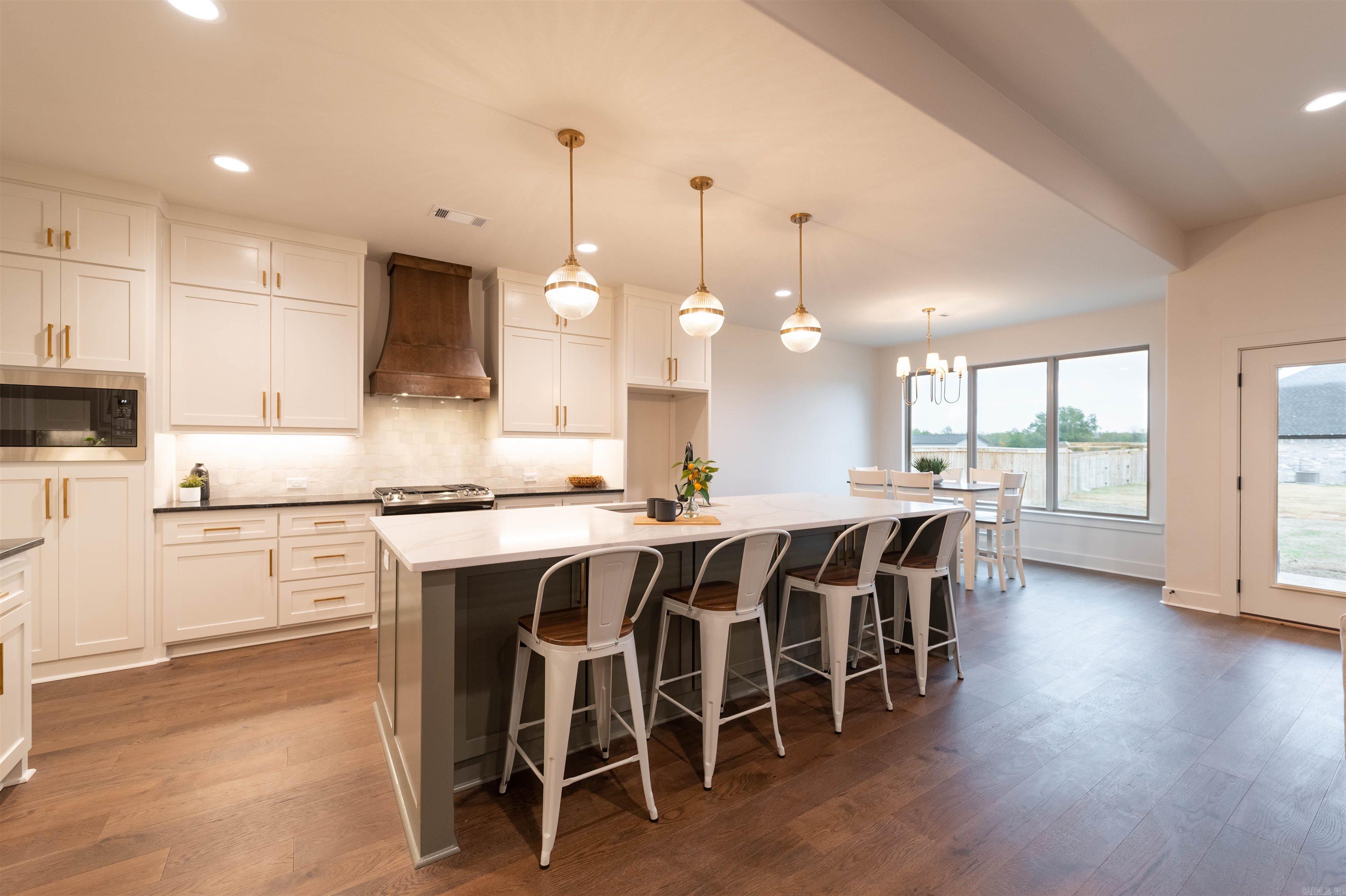 COUNTRY CLUB OF AR-QUARTERS ADDN - Residential