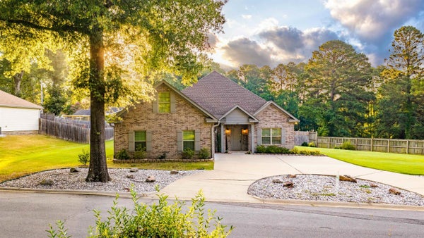 617 EDGEMOOR, BENTON, AR 72019 - Image 8e16e52ef077901f1bf009f889b3541a/4036195817