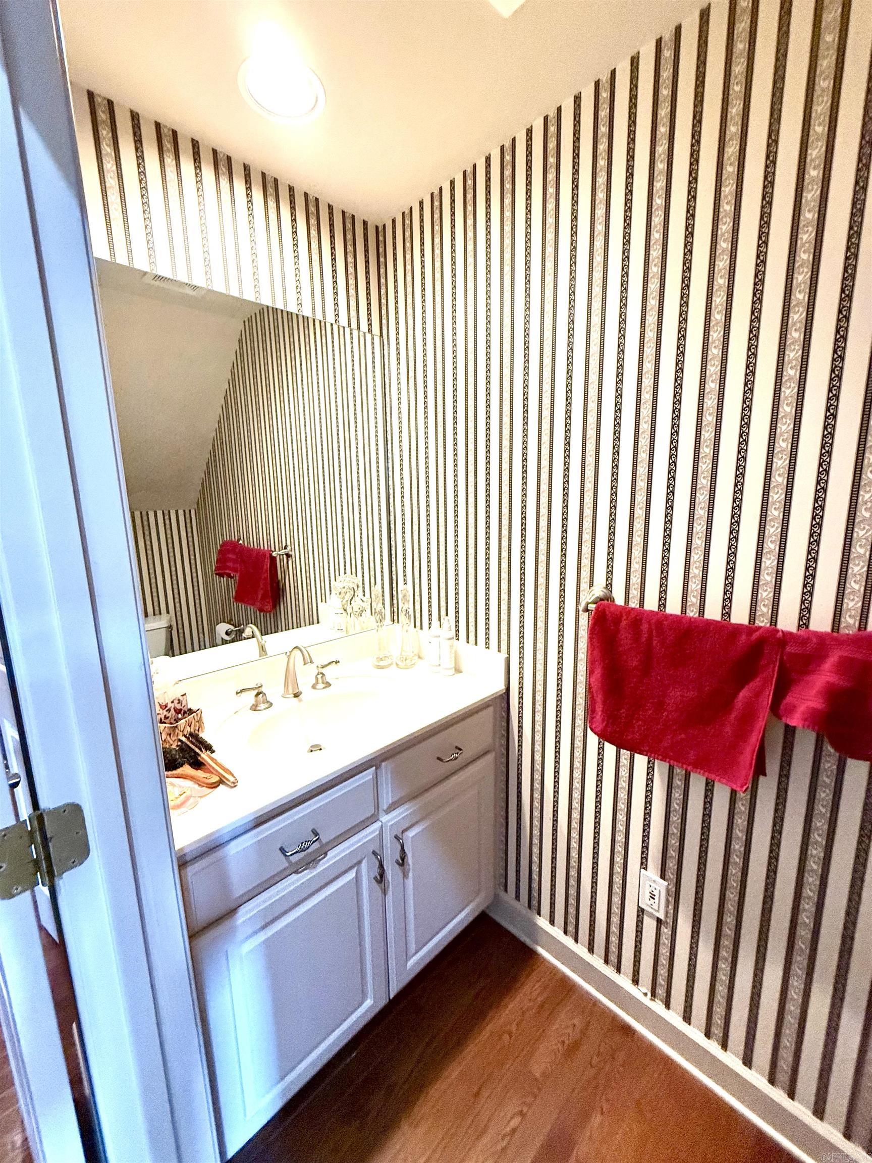 BELVEDERE COURT - Residential