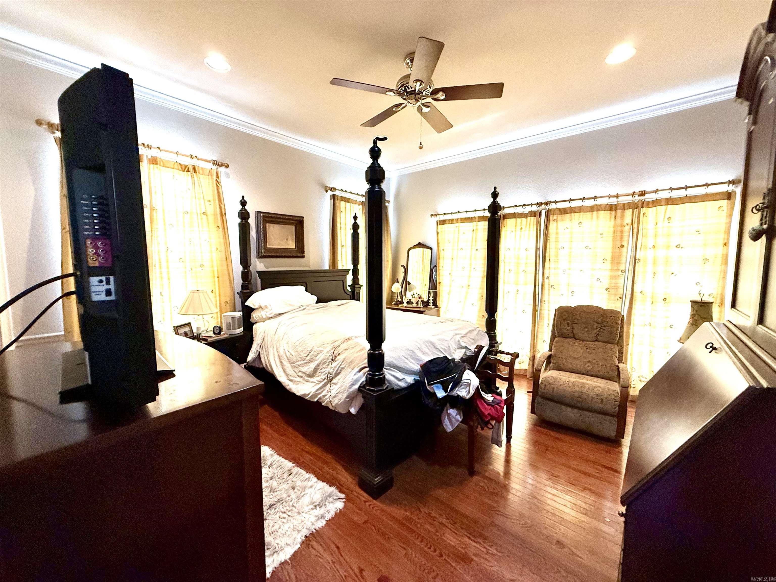 BELVEDERE COURT - Residential