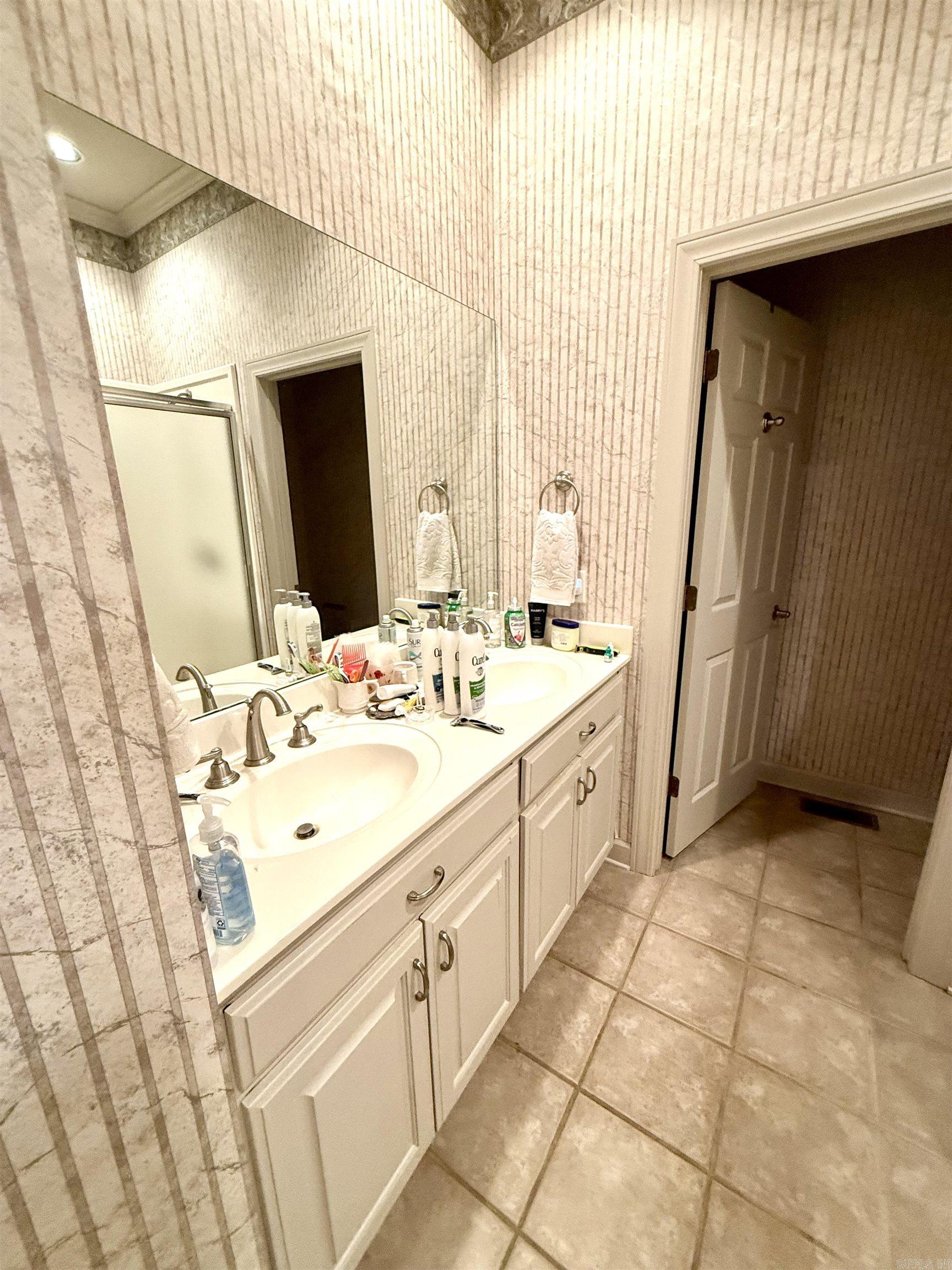 BELVEDERE COURT - Residential