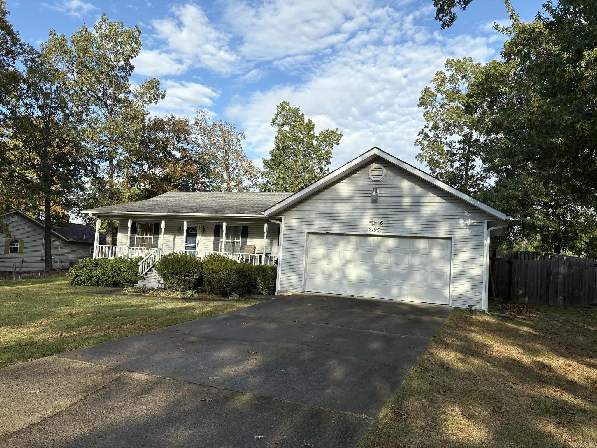 ARROWHEAD VILLAGE - Residential