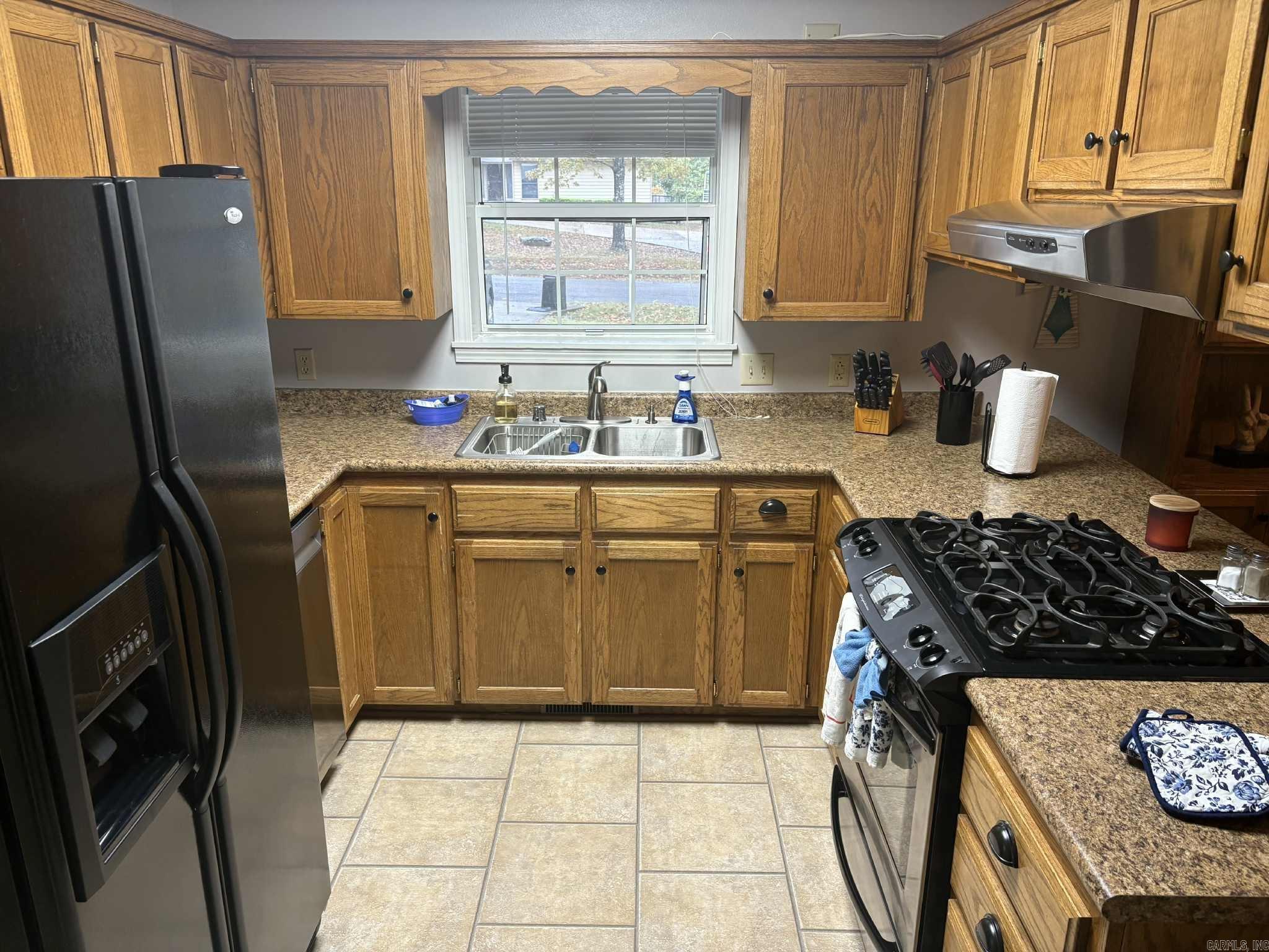 ARROWHEAD VILLAGE - Residential