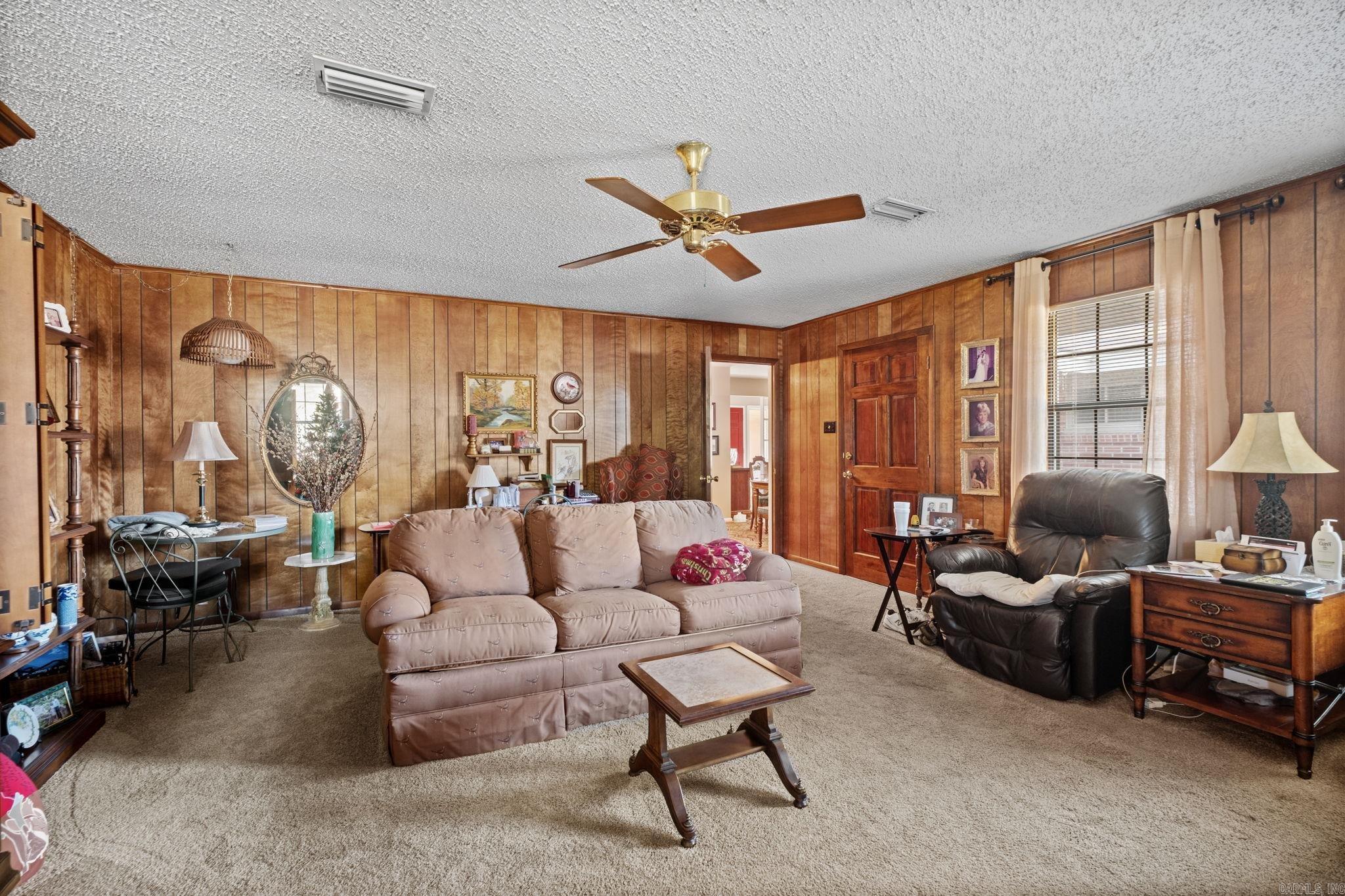 RANCH ESTATE - Residential