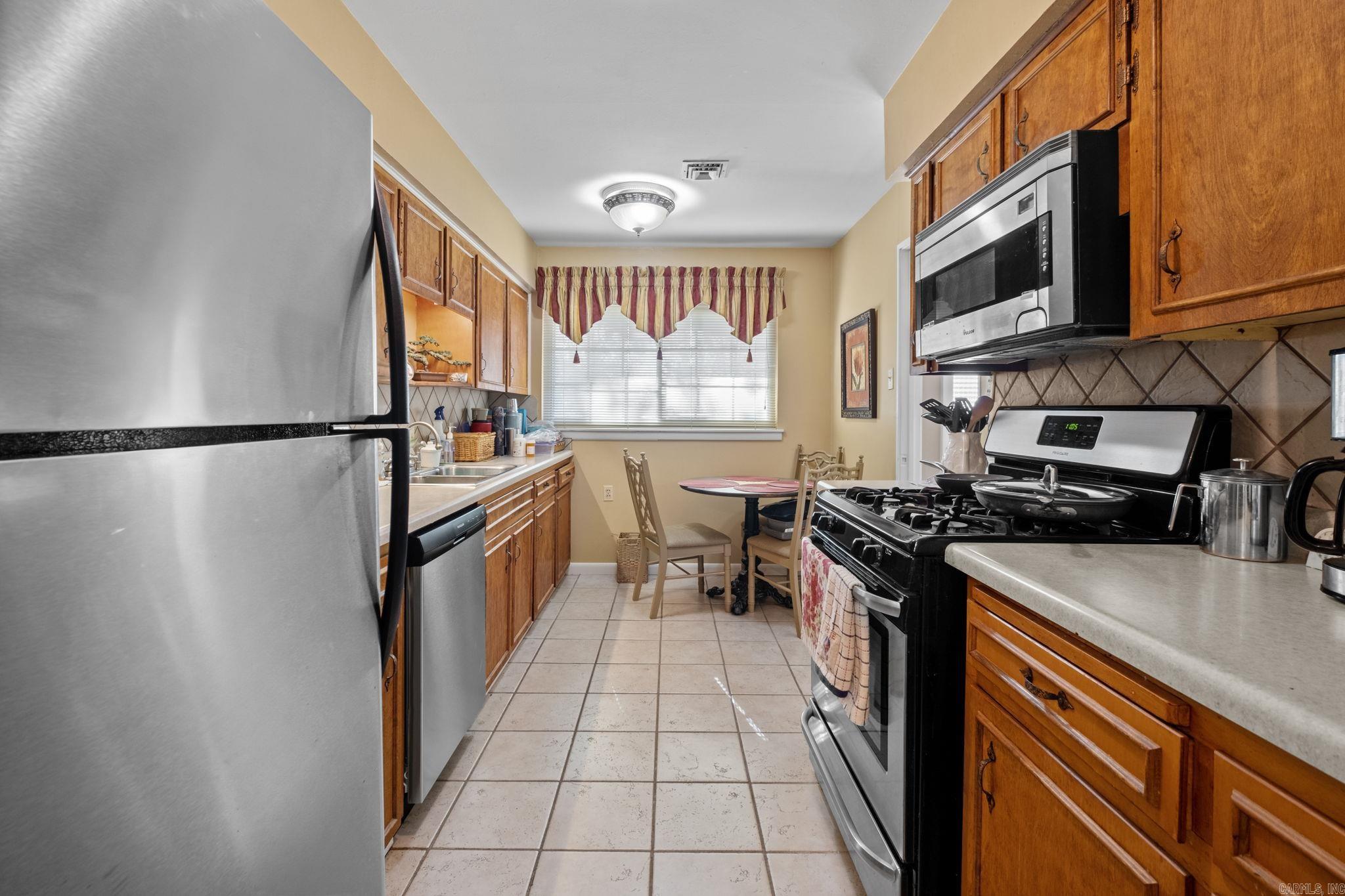 RANCH ESTATE - Residential