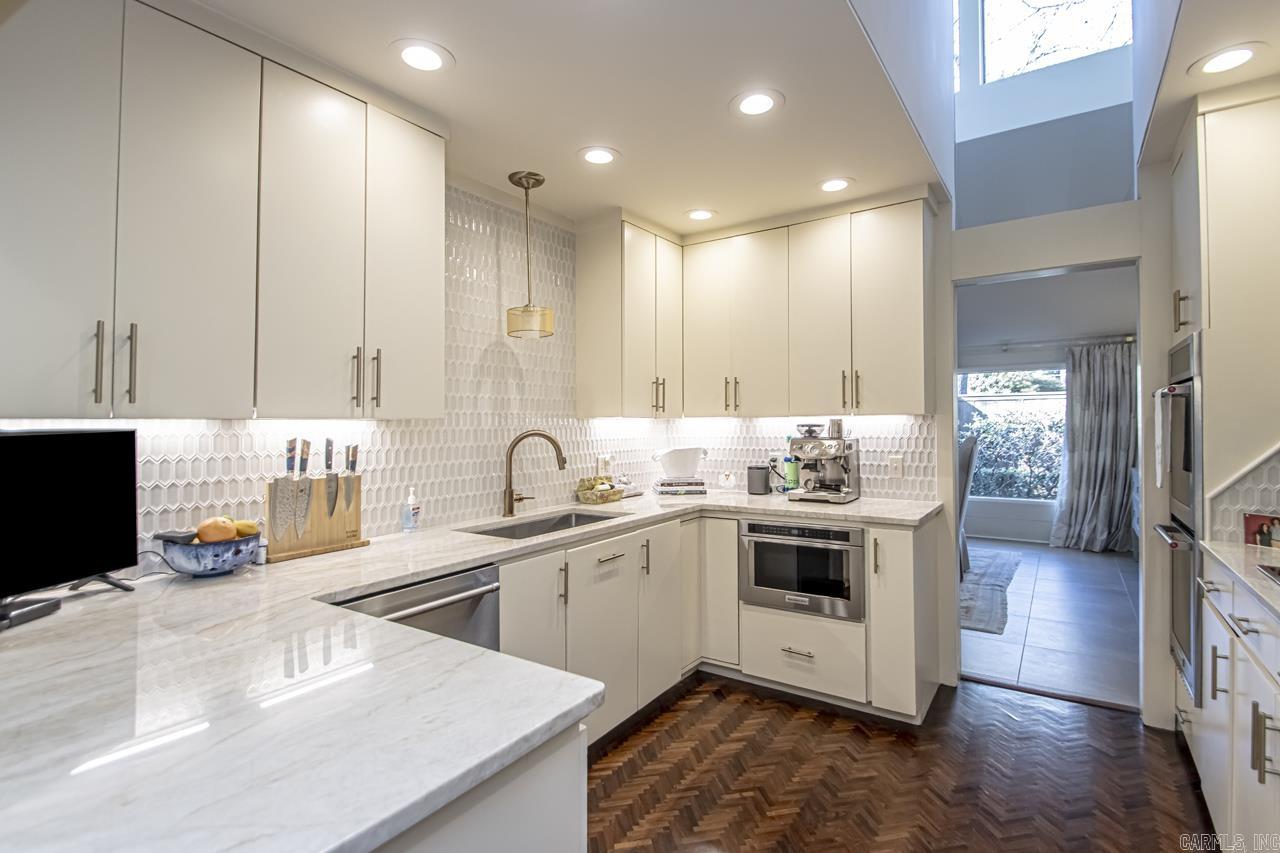 WESTRIVER TOWNHOUSES HPR - Residential