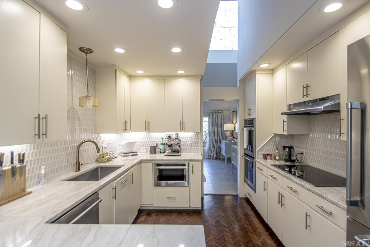 WESTRIVER TOWNHOUSES HPR - Residential