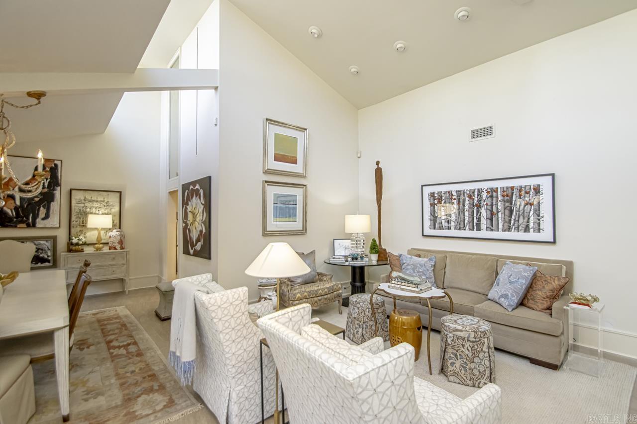 WESTRIVER TOWNHOUSES HPR - Residential