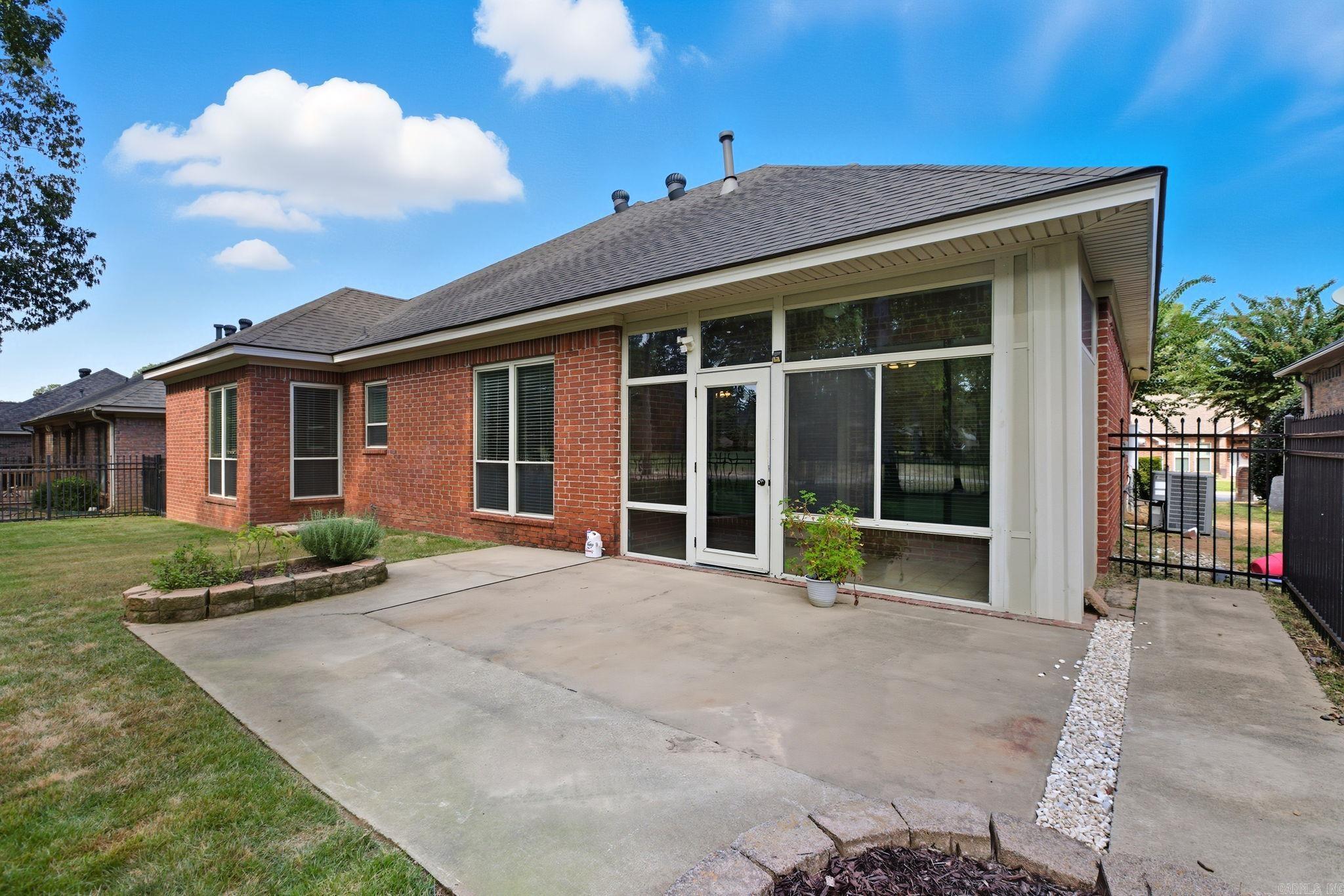 COUNTRY CLUB OF ARK THE - Residential