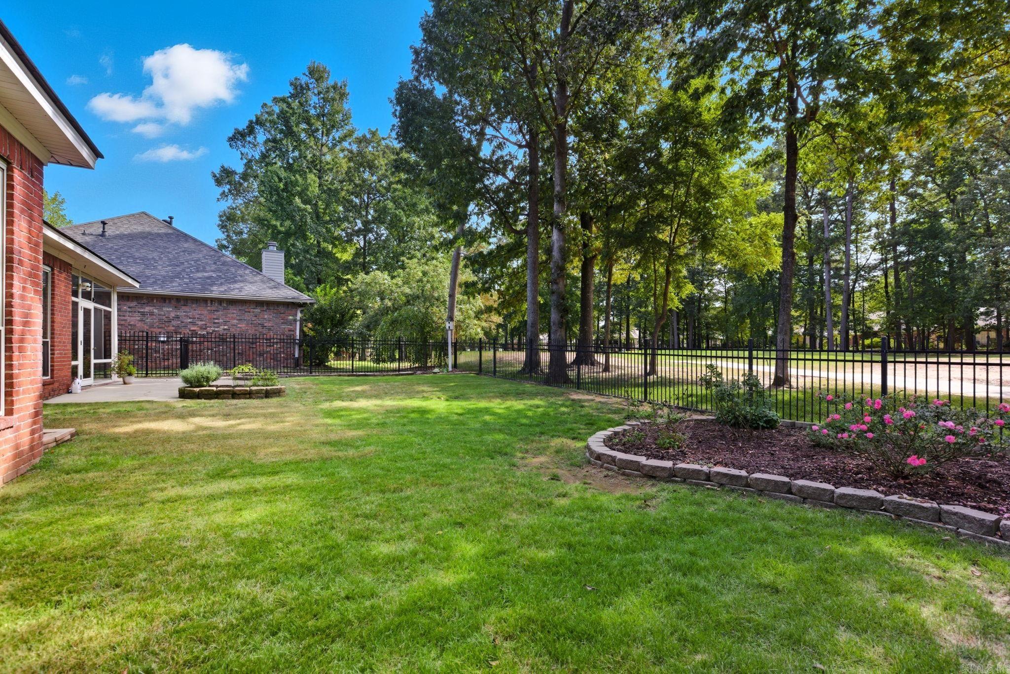 COUNTRY CLUB OF ARK THE - Residential