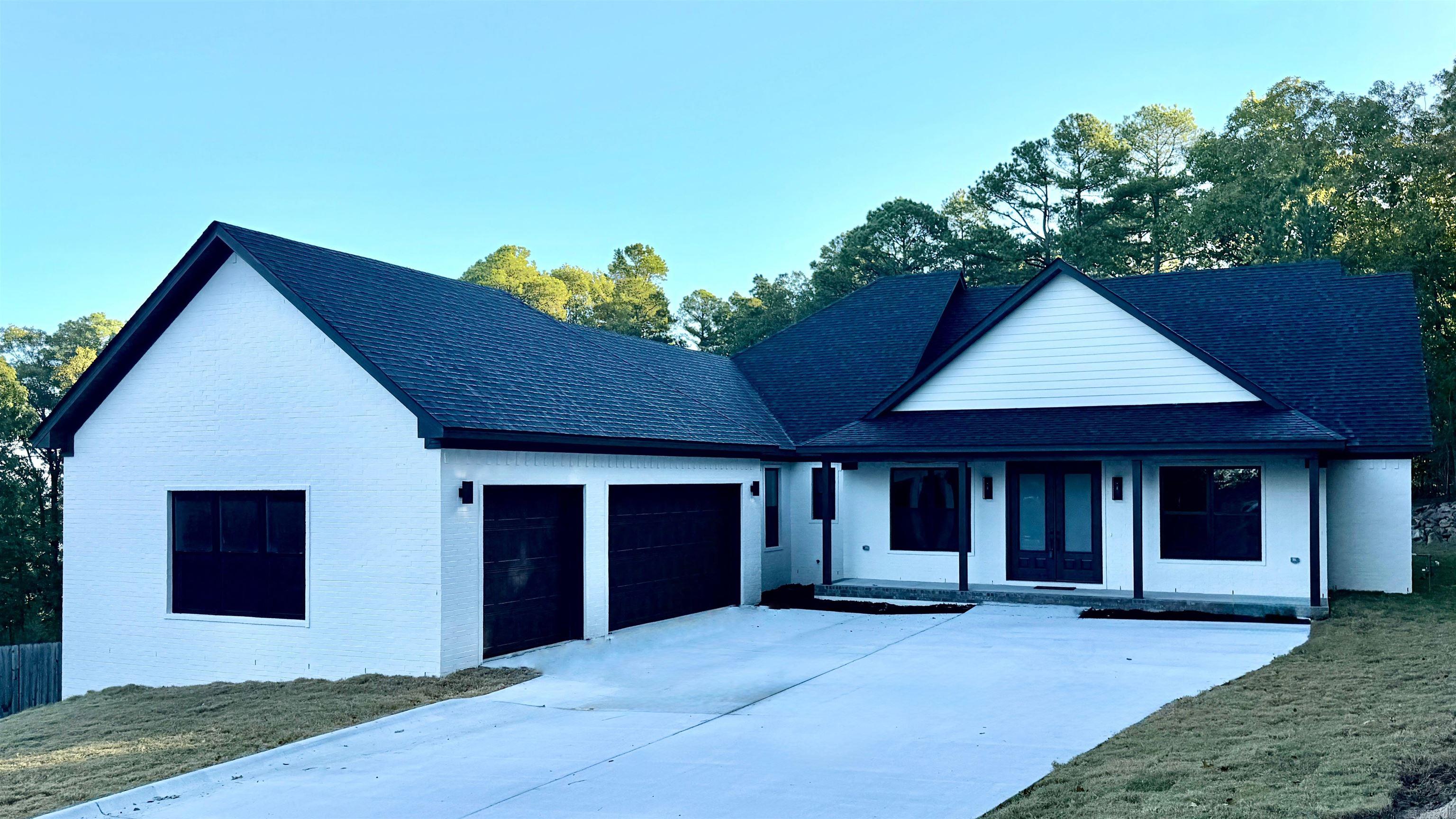 MAJESTIC POINTE - Residential