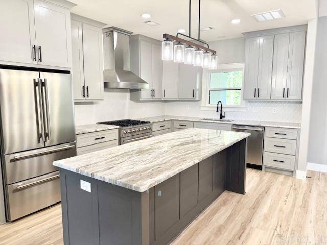 MAJESTIC POINTE - Residential