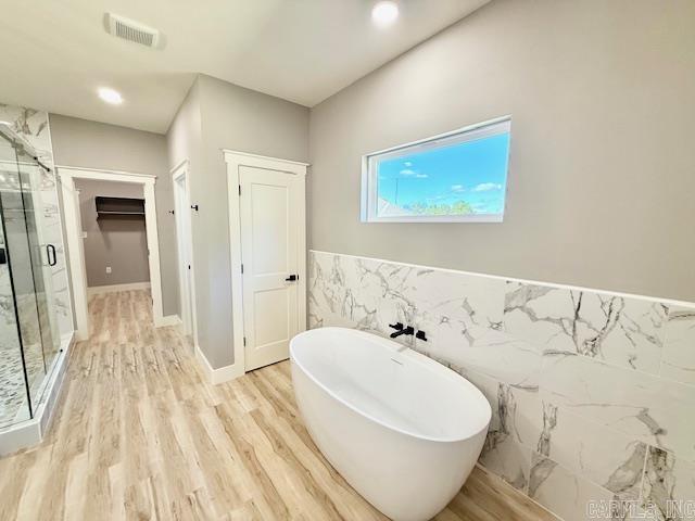 MAJESTIC POINTE - Residential