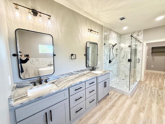 MAJESTIC POINTE - Residential